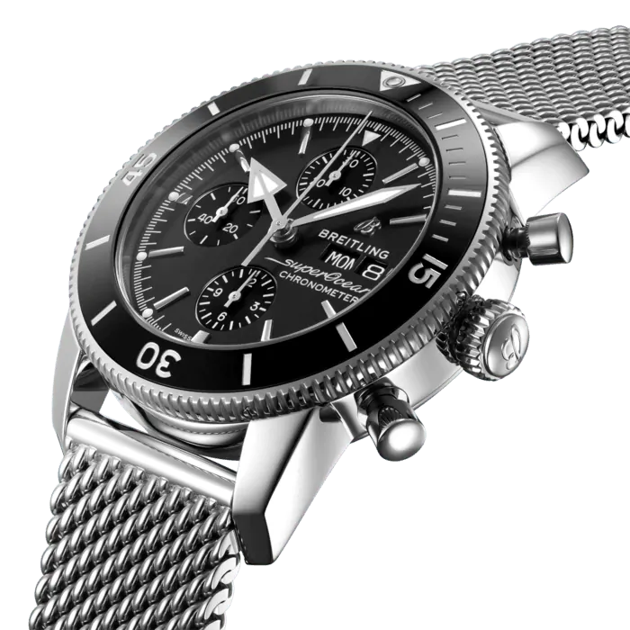 a13313121b1a1-superocean-heritage-chronograph-44-three-quarter.png