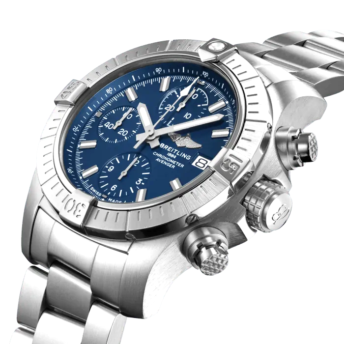 a13385101c1a1-avenger-chronograph-43-three-quarter.png