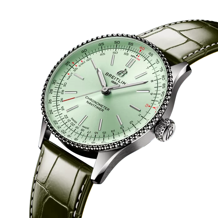 a17327361l1p1-navitimer-automatic-36-three-quarter.png