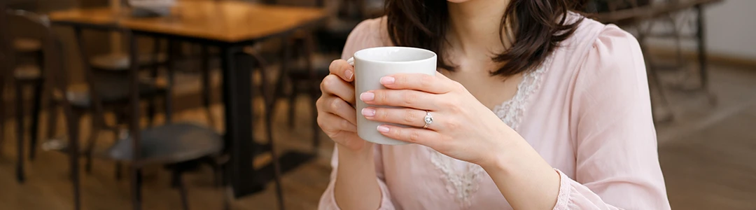 婚約指輪は普段使いしてもいい？後悔しない選び方とマナーを徹底解説