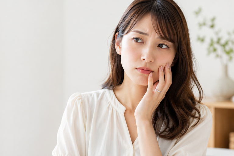 結婚指輪はつけっぱなしでも大丈夫？外した方がよい場面と後悔しない選び方